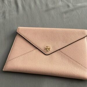 Beautiful clutch can use from day-tonight.